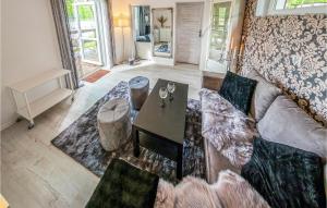 Cozy Home In Sulnowo With Kitchen