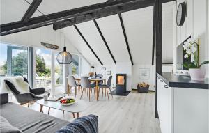 Gorgeous Home In Hvide Sande With Wifi