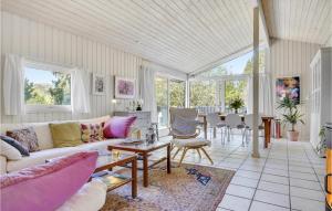 Nice Home In Hornbæk With Kitchen