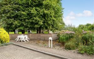 2 Bedroom Cozy Home In Tønder