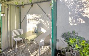 Maisons de vacances Beautiful Home In Avignon With Wifi And 1 Bedrooms 2 : photos des chambres