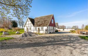 Stunning Apartment In Nørre Alslev