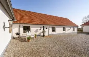 3 Bedroom Beautiful Apartment In Kibæk - Arnborg