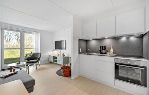 Cozy Home In Lemvig With Wifi