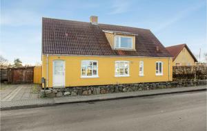 Lovely Home In Ålbæk With Kitchen