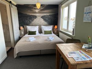 Deluxe King Room (20m2) room in De Moerbei