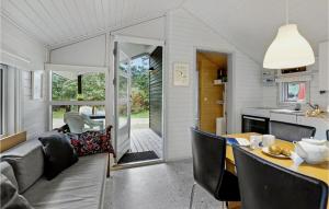 2 Bedroom Lovely Home In Nexø