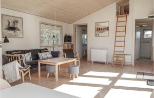 3 Bedroom Gorgeous Home In Gudhjem