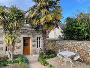 Maisons de vacances La Maison Verte a Etables sur Mer : Maison 1 Chambre