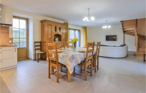 Maisons de vacances Nice home in Fierville-les-Mines with WiFi and 3 Bedrooms : photos des chambres