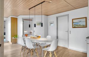 Stunning Home In Faaborg With Kitchen