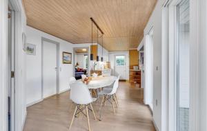 Stunning Home In Faaborg With Kitchen