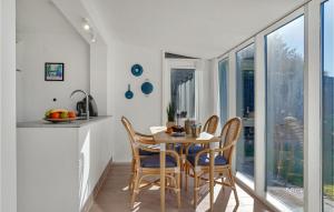 2 Bedroom Gorgeous Apartment In Blokhus