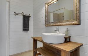 3 Bedroom Cozy Home In Bogense