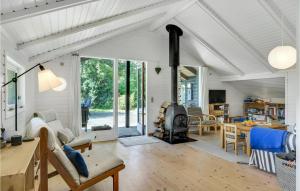 Nice Home In Gilleleje With Wifi