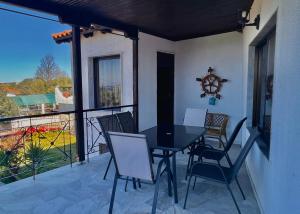 Thomis Sea View Home