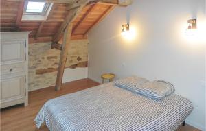 Maisons de vacances Amazing Home In Loubejac With 3 Bedrooms 2 : photos des chambres