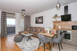 Apartments Luna with free parking