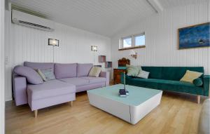 Awesome Home In Rønde With Wifi