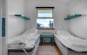 Awesome Home In Rønde With Wifi