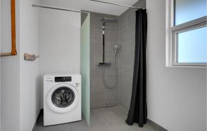 Awesome Home In Rønde With Wifi