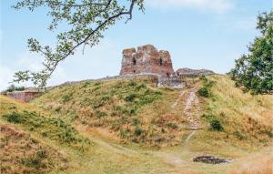 Awesome Home In Rønde With Wifi