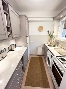 Central Apartment - Museum View