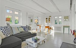 2 Bedroom Beautiful Home In Ebeltoft