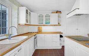 4 Bedroom Nice Home In Knebel