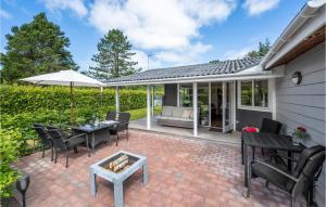 Cozy Home In Ulfborg With Kitchen