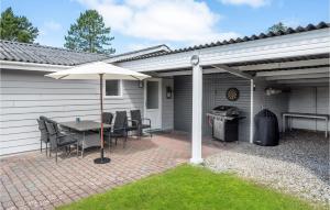 Cozy Home In Ulfborg With Kitchen