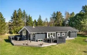 4 Bedroom Beautiful Home In Jerup - Jerup