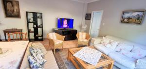 Guinea Fowl poolside apartment