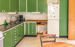 1 Bedroom Cozy Apartment In Hyltebruk