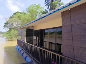 Chalet Terapung Laman Tok Ayah Temerloh - Mentekab