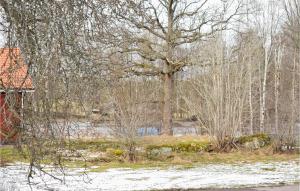 4 Bedroom Lovely Apartment In Orrefors