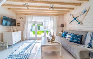 2 Bedroom Stunning Home In Miedzywodzie