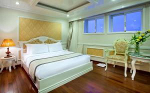 Signature Halong Cruise