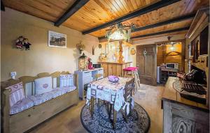 Pet Friendly Apartment In Harreberg