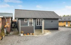 3 Bedroom Beautiful Home In Nexø - Langedeby