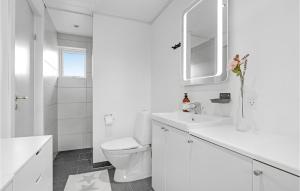 3 Bedroom Beautiful Home In Nexø