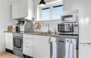 3 Bedroom Beautiful Home In Nexø