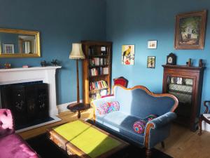 Grand top floor apartment in the Royal Bank House