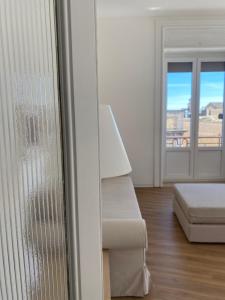 SUNNY Central bright apt, historical living Matera