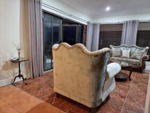 11-on-RobRoy calming space with 3 bedrooms&pool