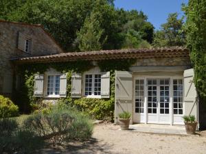 Maisons de vacances Attractive holiday home in Tourrettes with private pool : photos des chambres