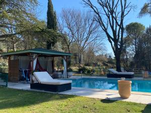 Maison + piscine à 10 min d Aix en Pce