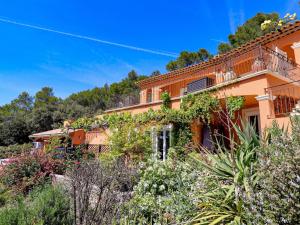 Maisons de vacances Amazing holiday home in Flayosc with private pool : photos des chambres