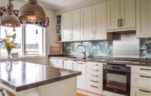 Cozy Home In Trosa With House Sea View