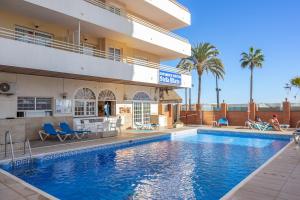 Beachfront Stella Maris by Costarentals - Ref 36